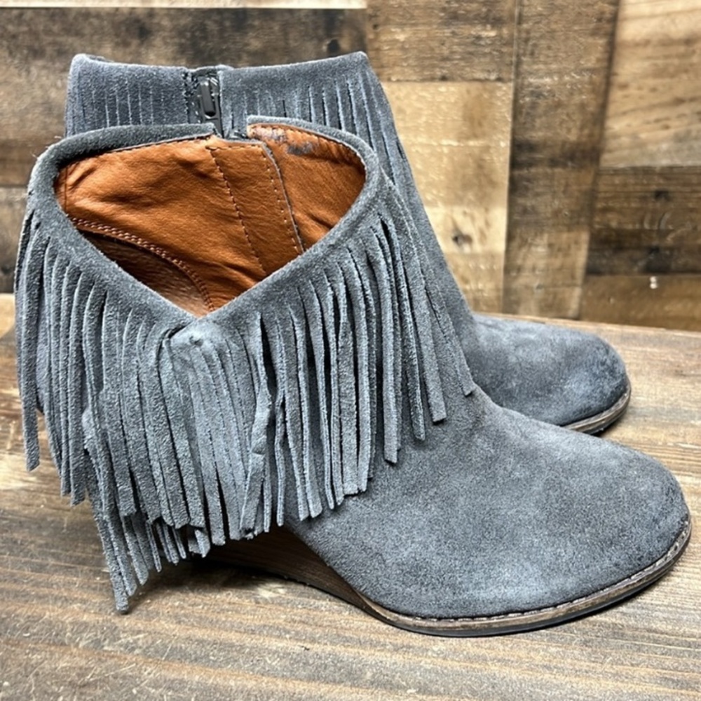 Lucky Brand sz 9 Yachin Dark Gray Suede Fringe Wedges Ankle Bootie Shoes Boho